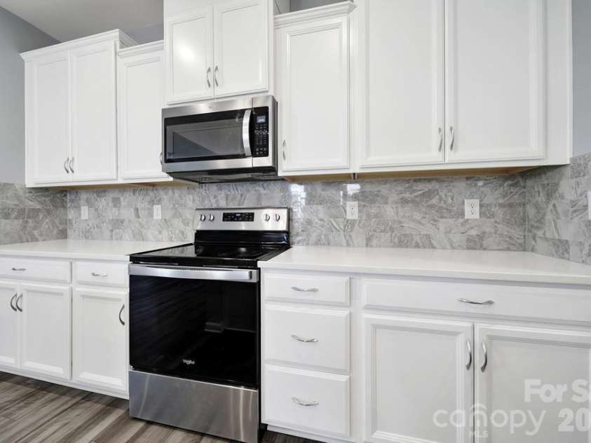 9050 Northfield Crossing Drive, Charlotte, NC 28269.  MLS# CAR4392951, YatesRealty ID 30217. 