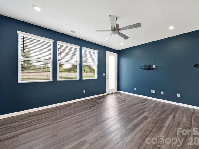 9050 Northfield Crossing Drive, Charlotte, NC 28269.  MLS# CAR4392951, YatesRealty ID 30217. 