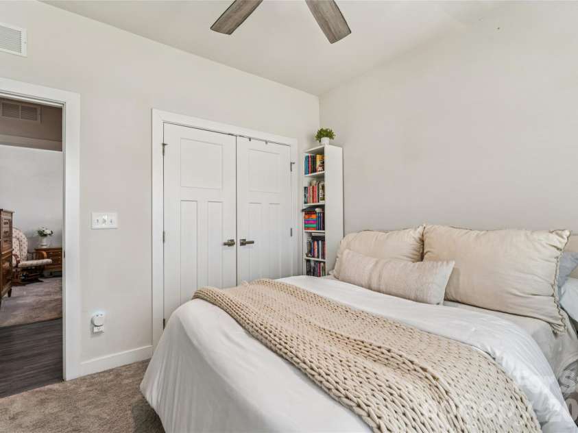 5042 Summer Surprise Lane, Charlotte, NC 28215.  MLS# CAR4372192, YatesRealty ID 30218. Bedroom