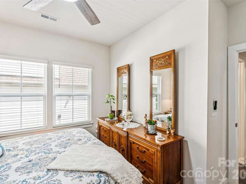 5042 Summer Surprise Lane, Charlotte, NC 28215.  MLS# CAR4372192, YatesRealty ID 30218. Bedroom