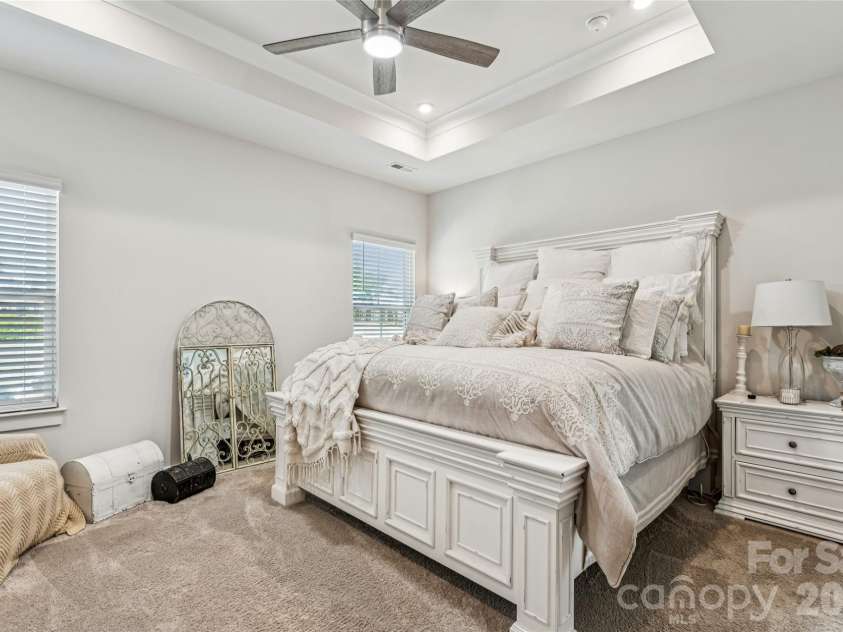 5042 Summer Surprise Lane, Charlotte, NC 28215.  MLS# CAR4372192, YatesRealty ID 30218. Primary