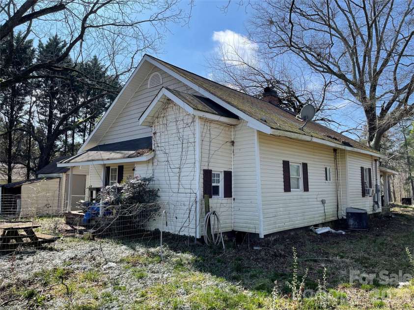 2831 Bettis Road, Grover, NC 28073.  MLS# CAR4352229, YatesRealty ID 3022. 
