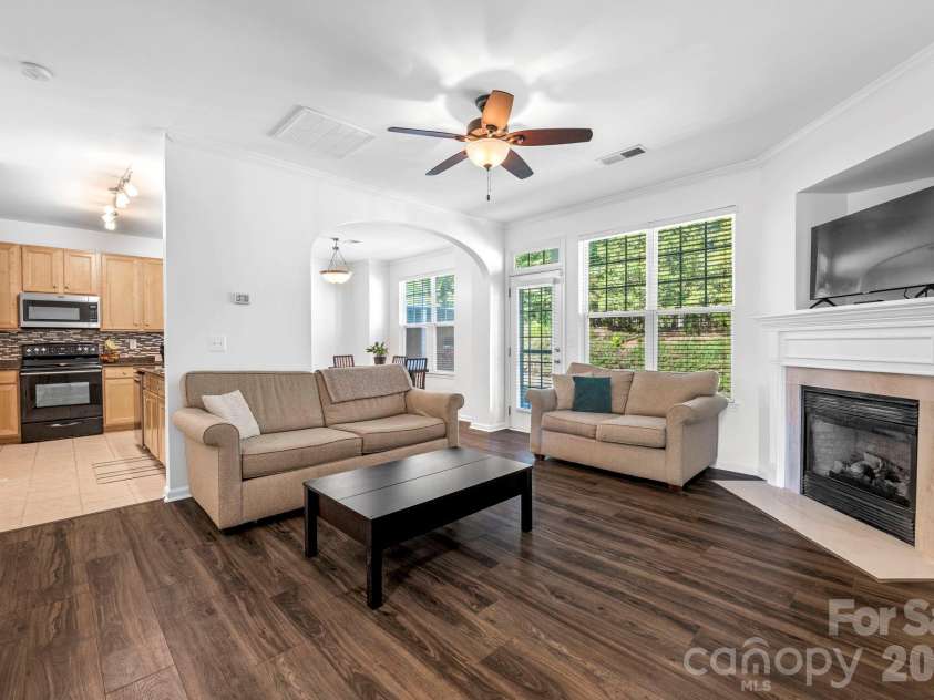 8543 Brookings Drive, Charlotte, NC 28269.  MLS# CAR4390666, YatesRealty ID 30220. 
