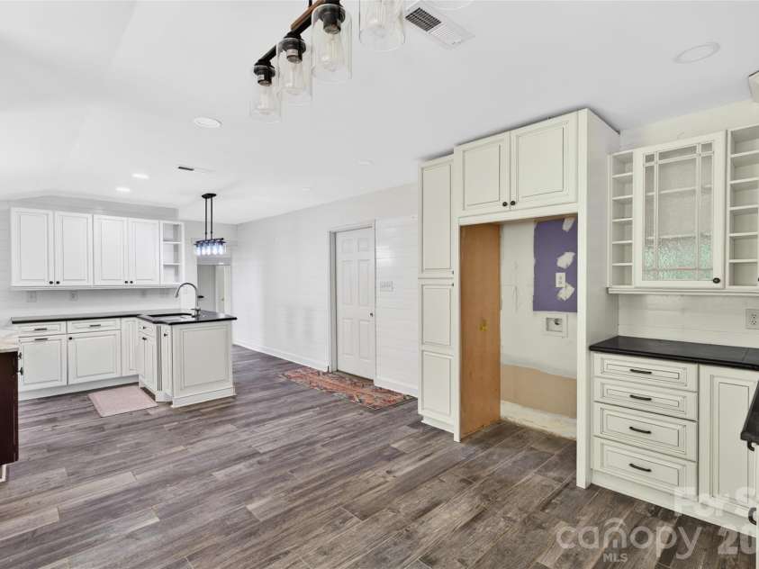 766 Shiloh Road, Statesville, NC 28677.  MLS# CAR4388150, YatesRealty ID 30221. 