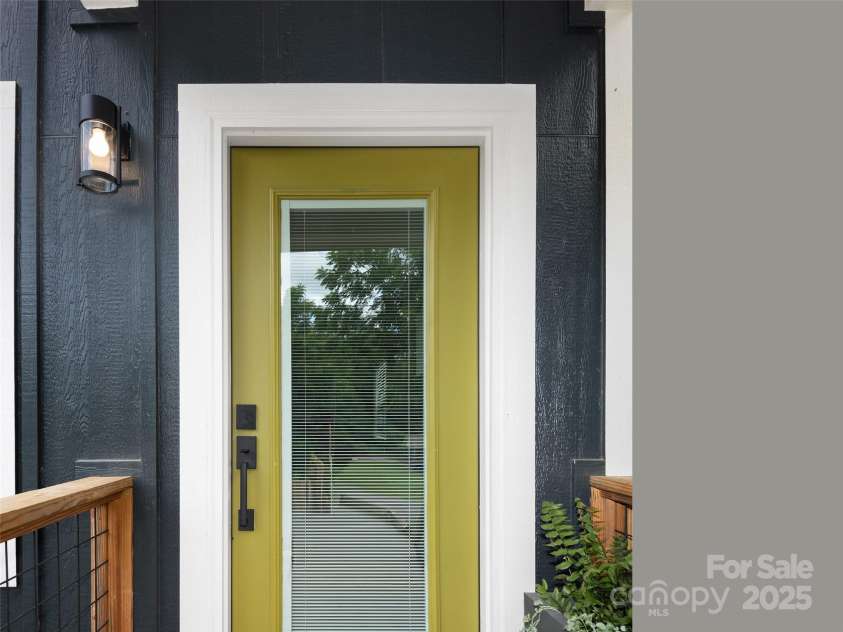 21 Busbee View Road, Asheville, NC 28803.  MLS# CAR4281335, YatesRealty ID 30222. 