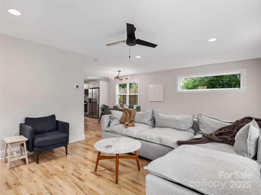 21 Busbee View Road, Asheville, NC 28803.  MLS# CAR4281335, YatesRealty ID 30222. 