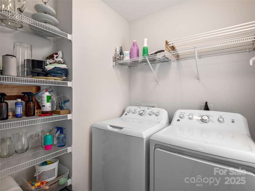 21 Busbee View Road, Asheville, NC 28803.  MLS# CAR4281335, YatesRealty ID 30222. 