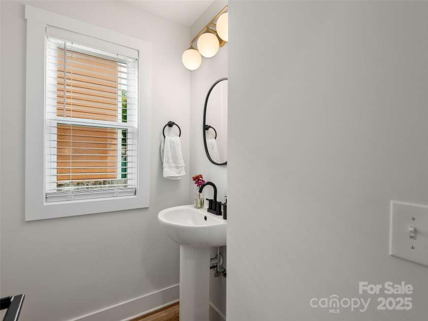 21 Busbee View Road, Asheville, NC 28803.  MLS# CAR4281335, YatesRealty ID 30222. 