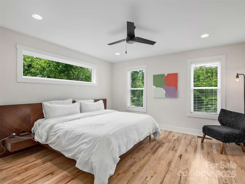 21 Busbee View Road, Asheville, NC 28803.  MLS# CAR4281335, YatesRealty ID 30222. 