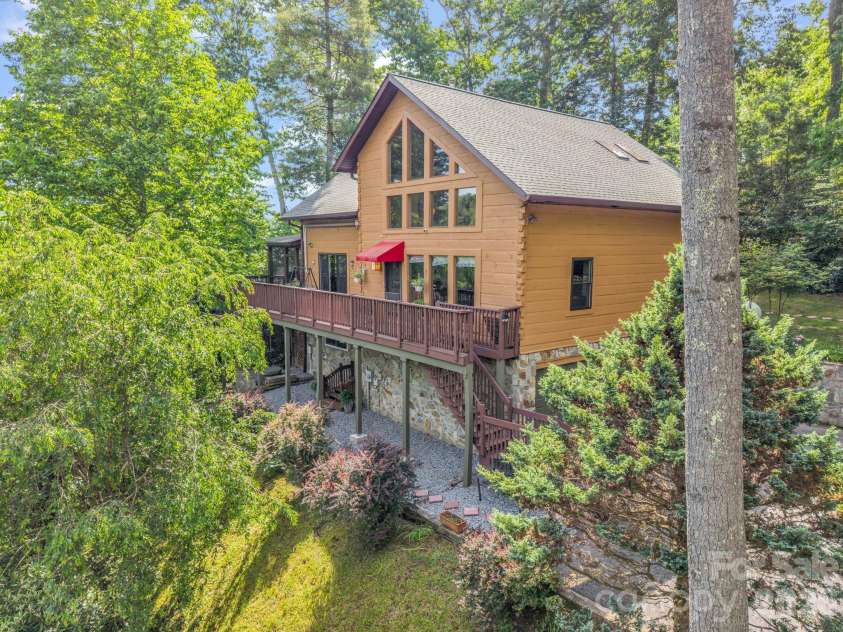 247 Woods Road, Spruce Pine, NC 28777.  MLS# CAR4389660, YatesRealty ID 30222. 