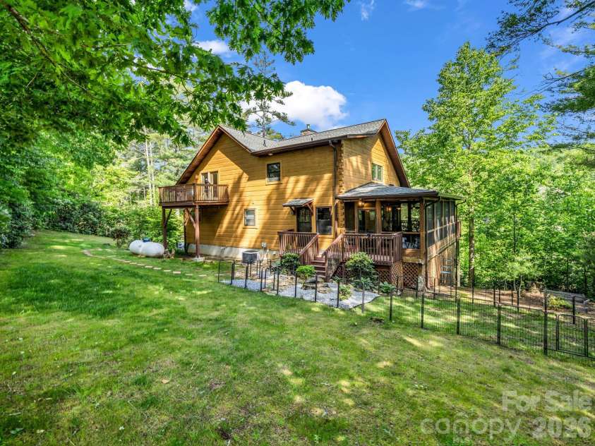 247 Woods Road, Spruce Pine, NC 28777.  MLS# CAR4389660, YatesRealty ID 30222. 
