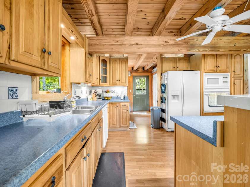 247 Woods Road, Spruce Pine, NC 28777.  MLS# CAR4389660, YatesRealty ID 30222. 