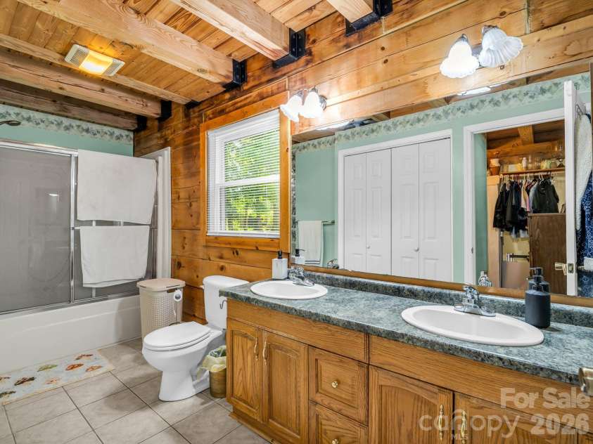 247 Woods Road, Spruce Pine, NC 28777.  MLS# CAR4389660, YatesRealty ID 30222. 