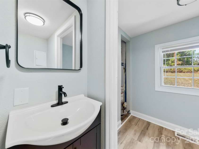 1313 Signal Avenue, Gastonia, NC 28052.  MLS# CAR4286145, YatesRealty ID 30223. 