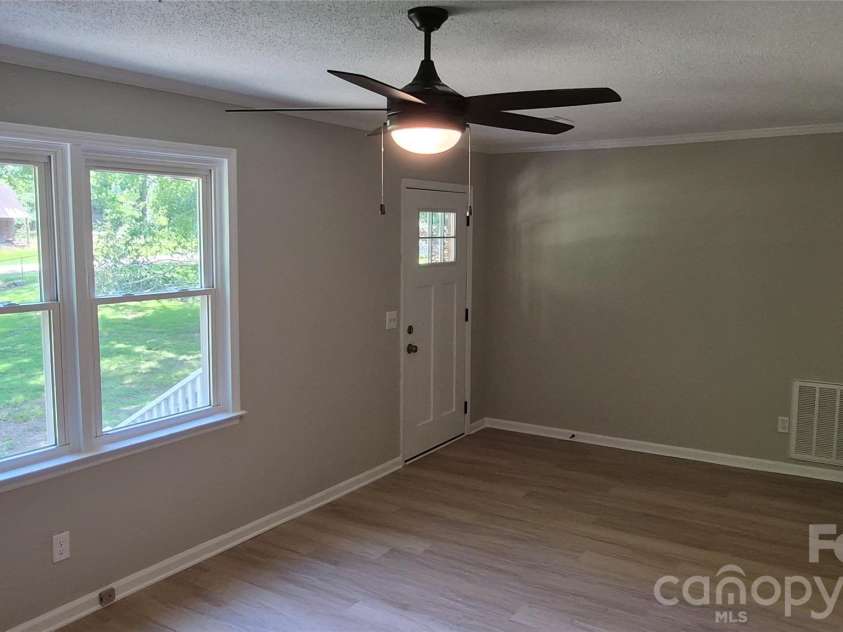1319 Sourwood Drive, Chester, SC 29706.  MLS# CAR4391435, YatesRealty ID 30223. 