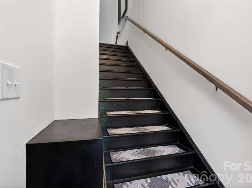 1005 Zinc Lane, Charlotte, NC 28205.  MLS# CAR4388220, YatesRealty ID 30224. 