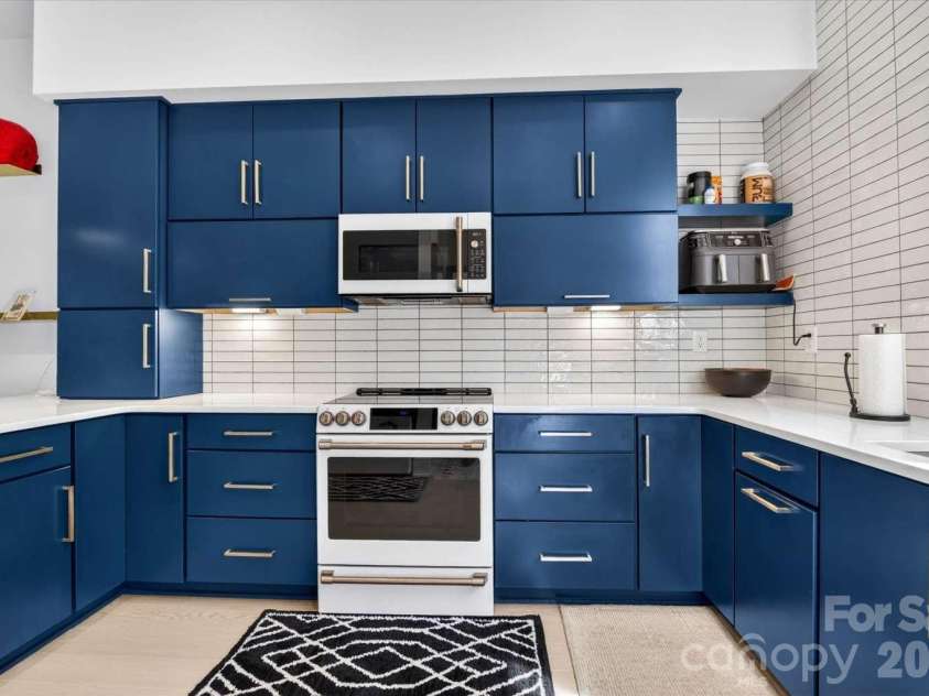 1005 Zinc Lane, Charlotte, NC 28205.  MLS# CAR4388220, YatesRealty ID 30224. 