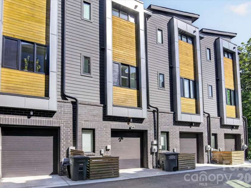 1005 Zinc Lane, Charlotte, NC 28205.  MLS# CAR4388220, YatesRealty ID 30224. 