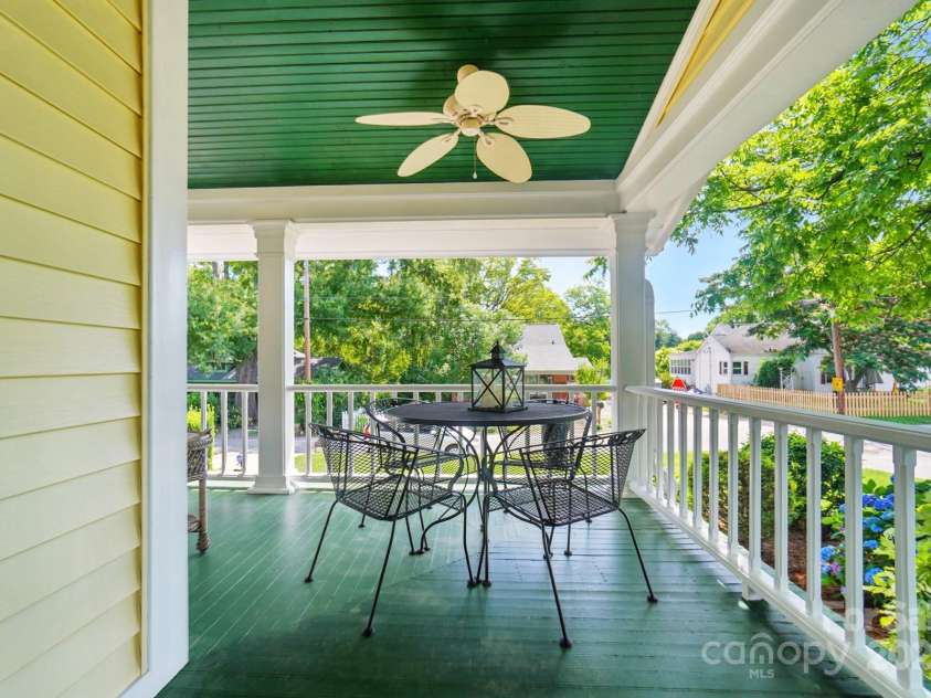 22 Poplar Street, Belmont, NC 28012.  MLS# CAR4281360, YatesRealty ID 30224. 