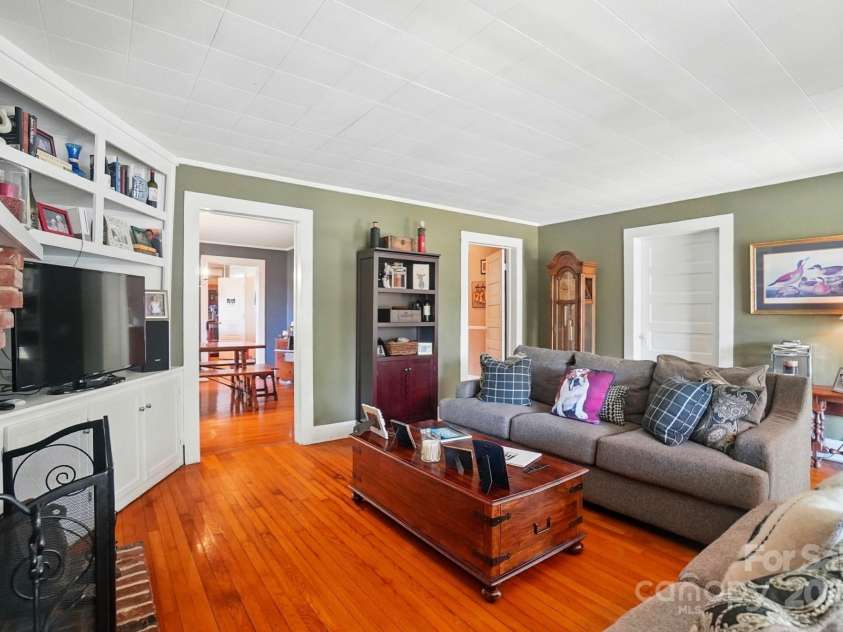 22 Poplar Street, Belmont, NC 28012.  MLS# CAR4281360, YatesRealty ID 30224. 