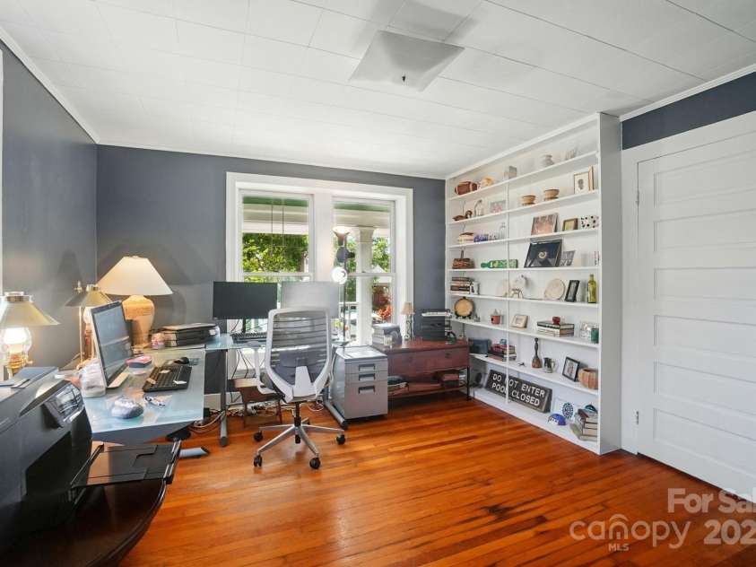 22 Poplar Street, Belmont, NC 28012.  MLS# CAR4281360, YatesRealty ID 30224. 