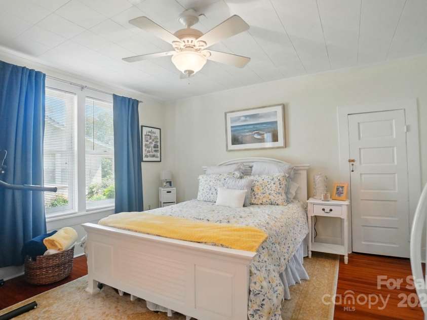 22 Poplar Street, Belmont, NC 28012.  MLS# CAR4281360, YatesRealty ID 30224. 