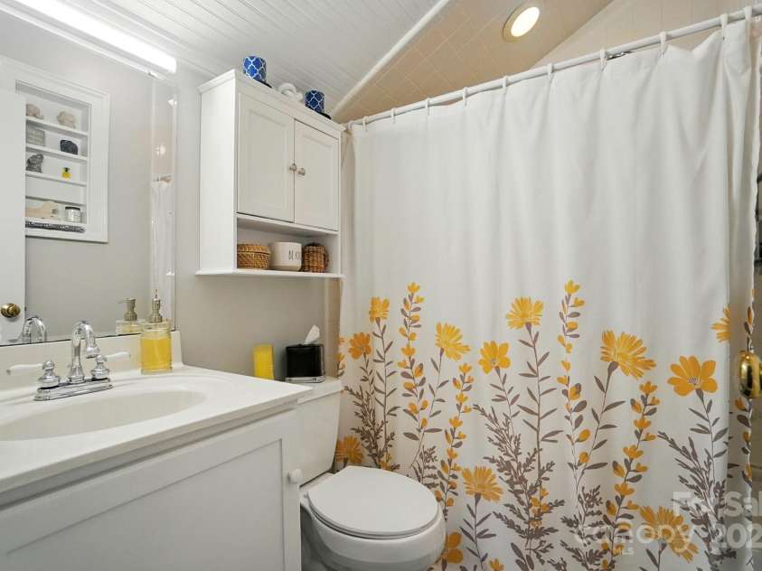 22 Poplar Street, Belmont, NC 28012.  MLS# CAR4281360, YatesRealty ID 30224. 