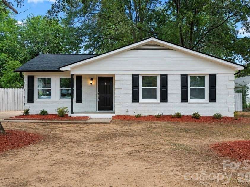8006 Hemby Wood Drive, Indian Trail, NC 28079.  MLS# CAR4390897, YatesRealty ID 30225. 