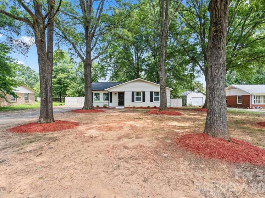 8006 Hemby Wood Drive, Indian Trail, NC 28079.  MLS# CAR4390897, YatesRealty ID 30225. 