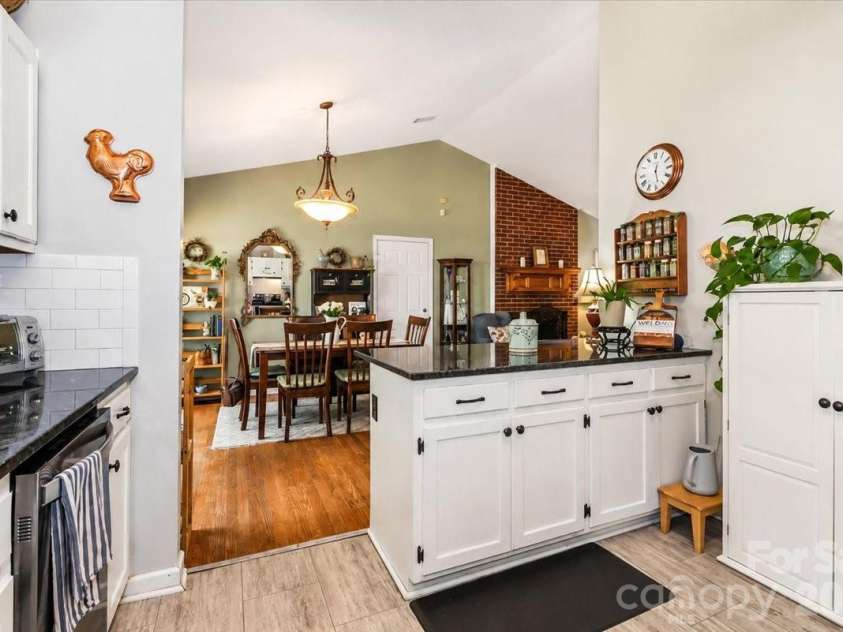 6803 Lowesville Lane, Stanley, NC 28164.  MLS# CAR4385358, YatesRealty ID 30226. Kitchen