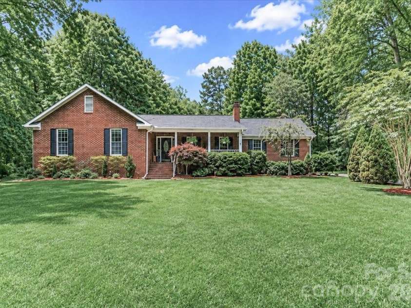 6803 Lowesville Lane, Stanley, NC 28164.  MLS# CAR4385358, YatesRealty ID 30226. Welcome Home!