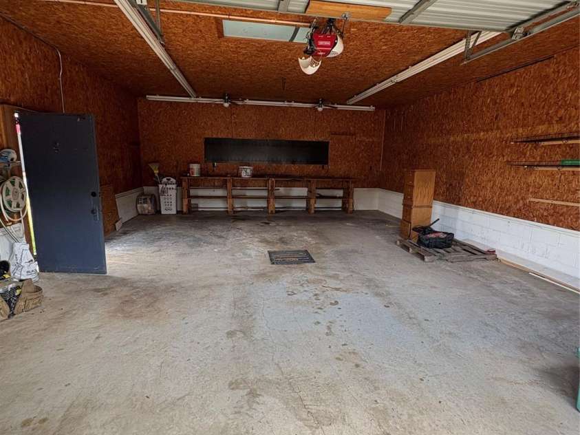110 Davis Street, Dallas, NC 28034.  MLS# CAR4285935, YatesRealty ID 30228. Garage