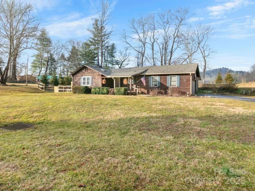 10 Shawn Drive, Etowah, NC 28729.  MLS# CAR4221140, YatesRealty ID 3023. 