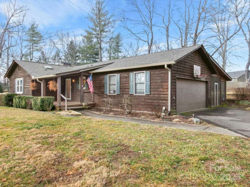 10 Shawn Drive, Etowah, NC 28729.  MLS# CAR4221140, YatesRealty ID 3023. 