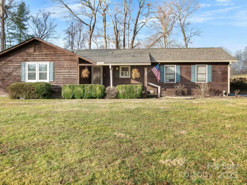 10 Shawn Drive, Etowah, NC 28729.  MLS# CAR4221140, YatesRealty ID 3023. 