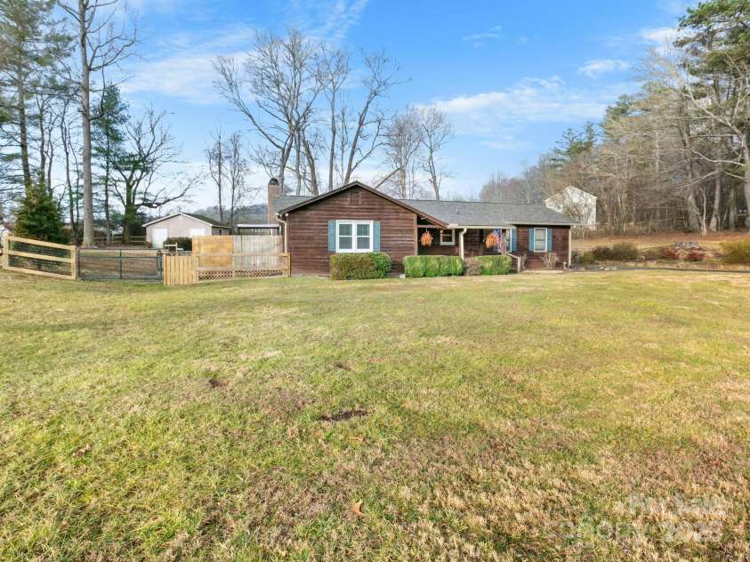 10 Shawn Drive, Etowah, NC 28729.  MLS# CAR4221140, YatesRealty ID 3023. 