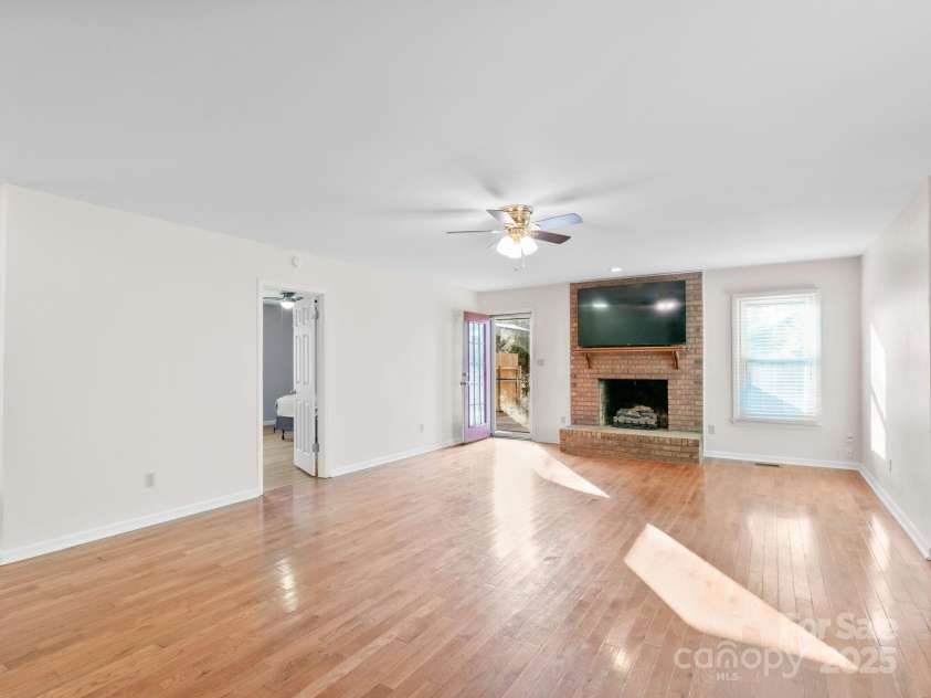 10 Shawn Drive, Etowah, NC 28729.  MLS# CAR4221140, YatesRealty ID 3023. 