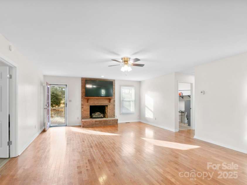 10 Shawn Drive, Etowah, NC 28729.  MLS# CAR4221140, YatesRealty ID 3023. 