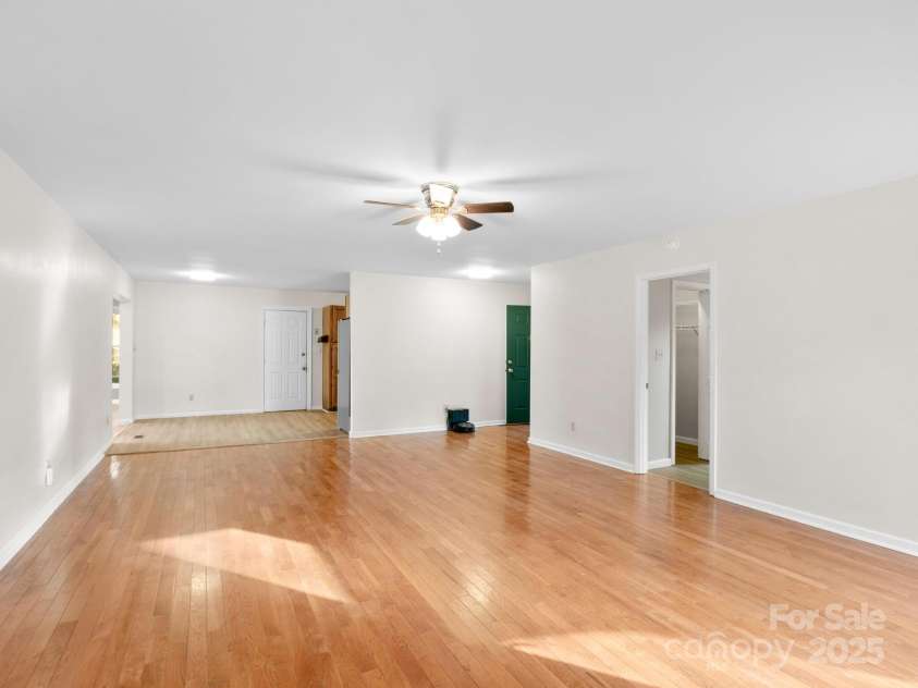 10 Shawn Drive, Etowah, NC 28729.  MLS# CAR4221140, YatesRealty ID 3023. 