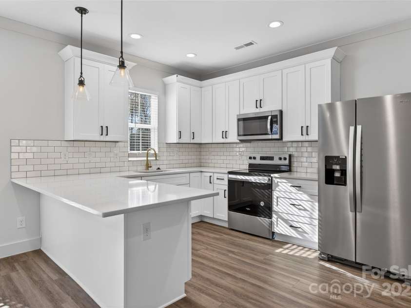 729 Wabash Avenue, Charlotte, NC 28208.  MLS# CAR4330495, YatesRealty ID 3023. 