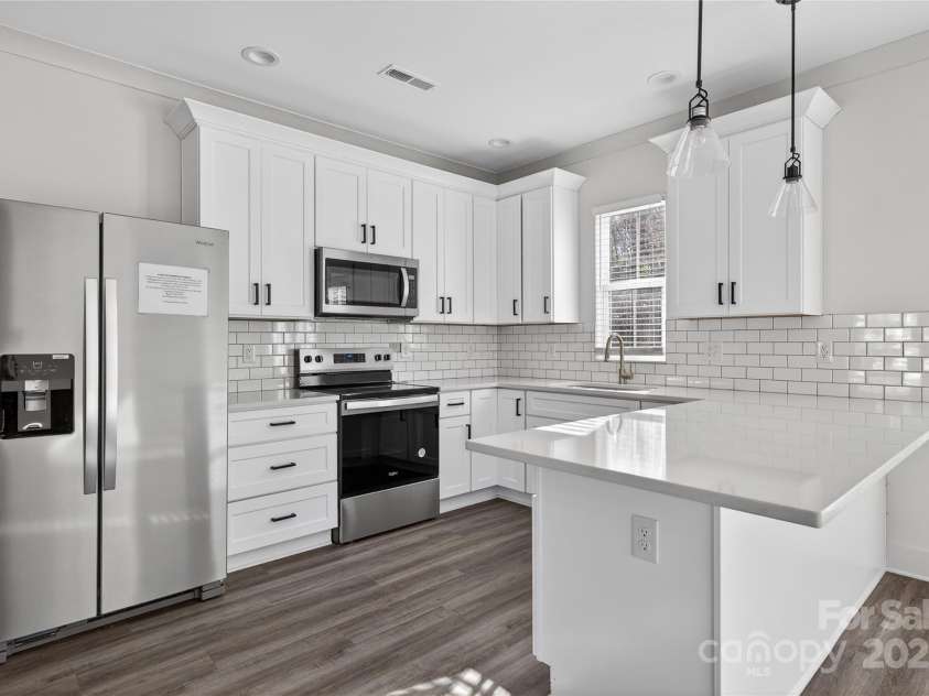 729 Wabash Avenue, Charlotte, NC 28208.  MLS# CAR4330495, YatesRealty ID 3023. 