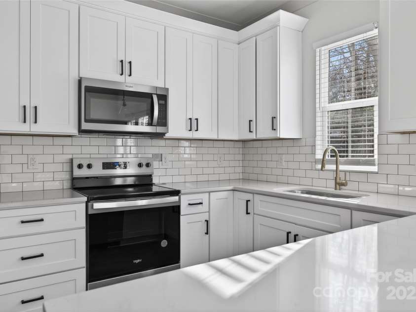 729 Wabash Avenue, Charlotte, NC 28208.  MLS# CAR4330495, YatesRealty ID 3023. 