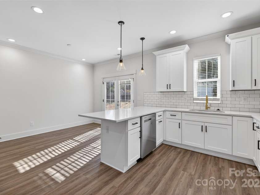 729 Wabash Avenue, Charlotte, NC 28208.  MLS# CAR4330495, YatesRealty ID 3023. 