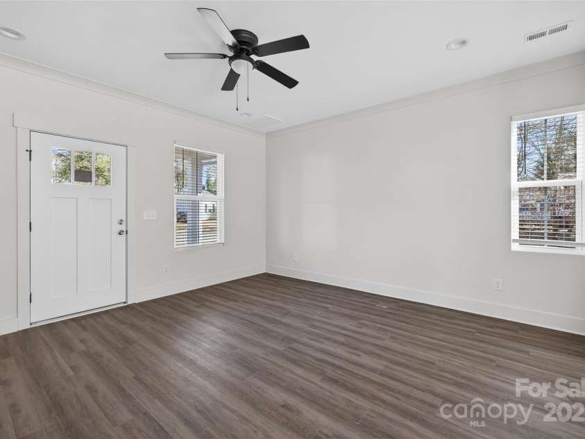 729 Wabash Avenue, Charlotte, NC 28208.  MLS# CAR4330495, YatesRealty ID 3023. 