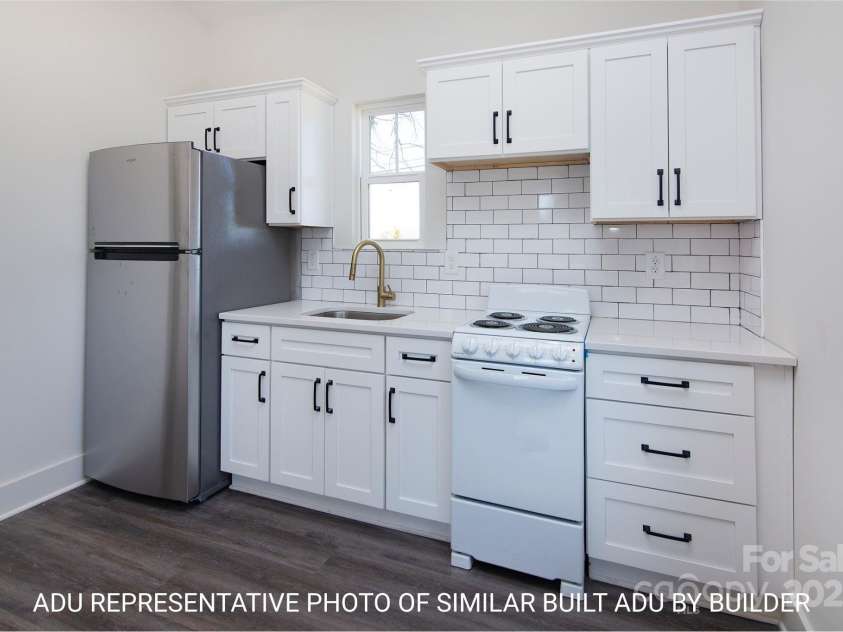 729 Wabash Avenue, Charlotte, NC 28208.  MLS# CAR4330495, YatesRealty ID 3023. 