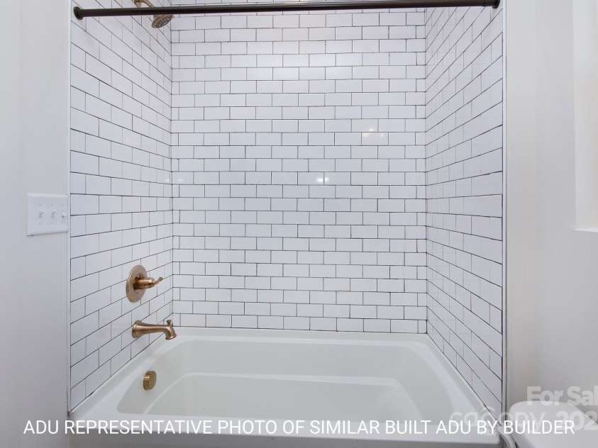 729 Wabash Avenue, Charlotte, NC 28208.  MLS# CAR4330495, YatesRealty ID 3023. 