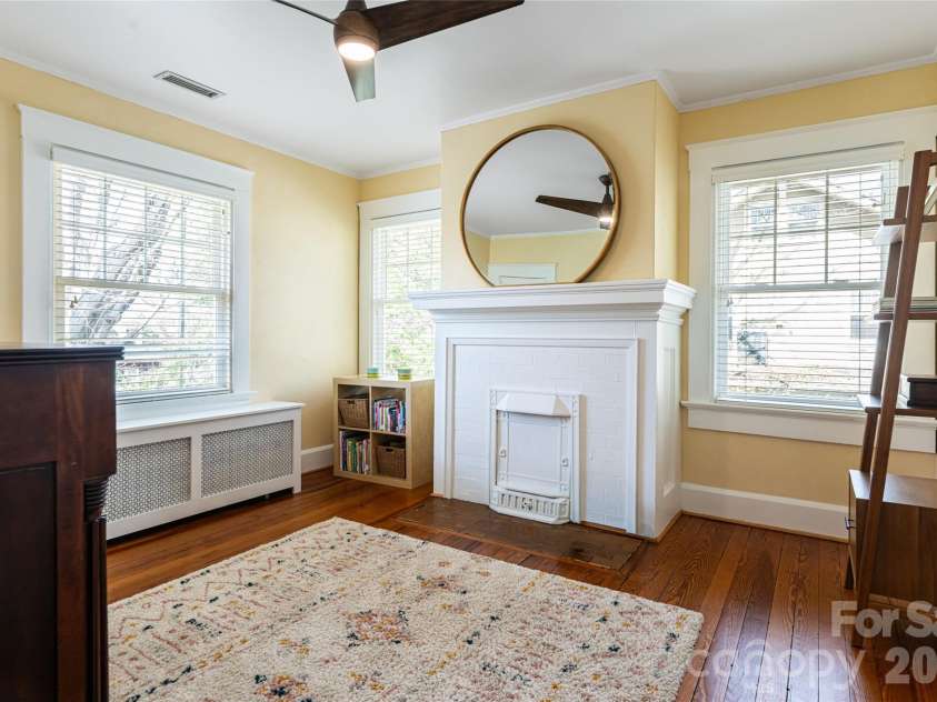 18 Edgemont Road, Asheville, NC 28801.  MLS# CAR4352399, YatesRealty ID 30231. 