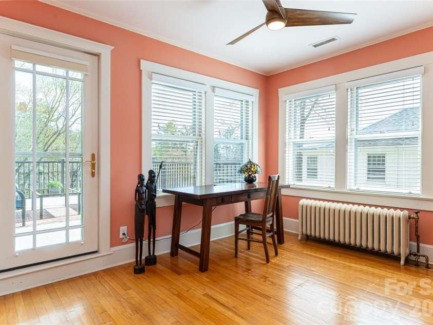18 Edgemont Road, Asheville, NC 28801.  MLS# CAR4352399, YatesRealty ID 30231. 