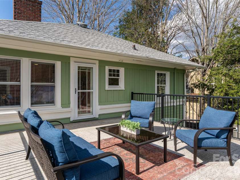 18 Edgemont Road, Asheville, NC 28801.  MLS# CAR4352399, YatesRealty ID 30231. 