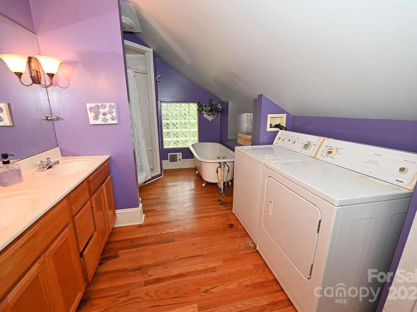 616 Deal Avenue, Newton, NC 28658.  MLS# CAR4264086, YatesRealty ID 30231. 
